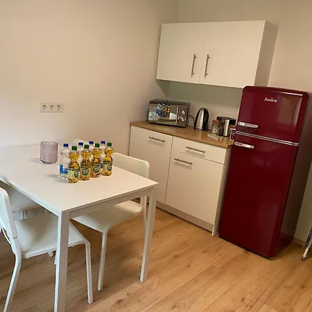 2 - Zimmerwohnung Mit Bad Und Kueche
